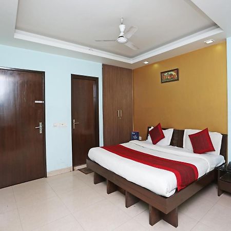 Oyo 6596 Hotel Flight Path Ню Делхи Екстериор снимка