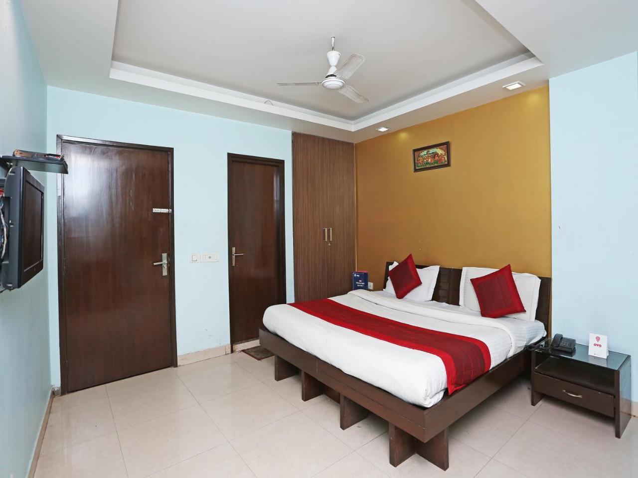 Oyo 6596 Hotel Flight Path Ню Делхи Екстериор снимка